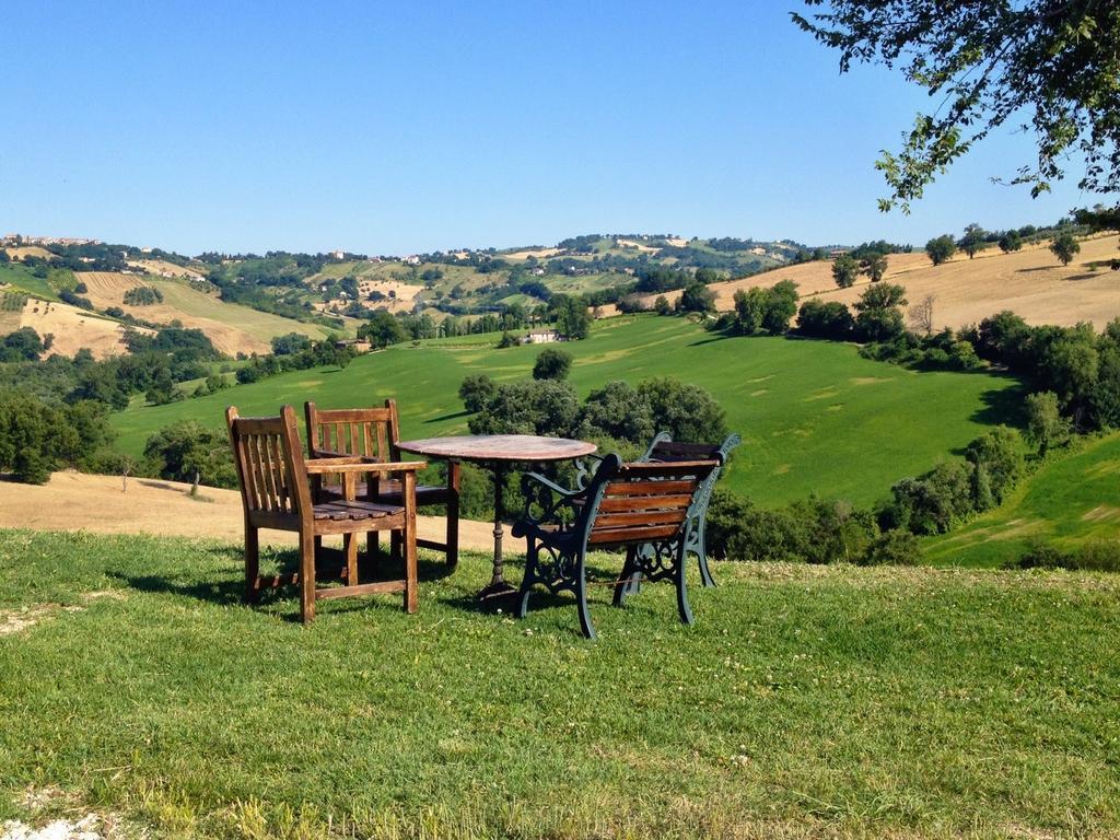 Bed and Breakfast Casale Delle Rondini Tolentino Exterior foto