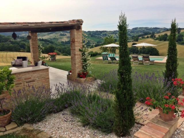 Bed and Breakfast Casale Delle Rondini Tolentino Exterior foto